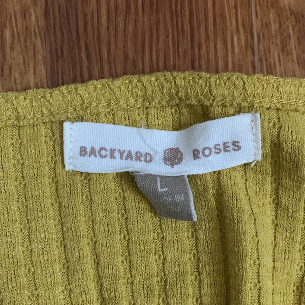 Backyard Roses Lily Top in Mustard - Picture 3 of 3